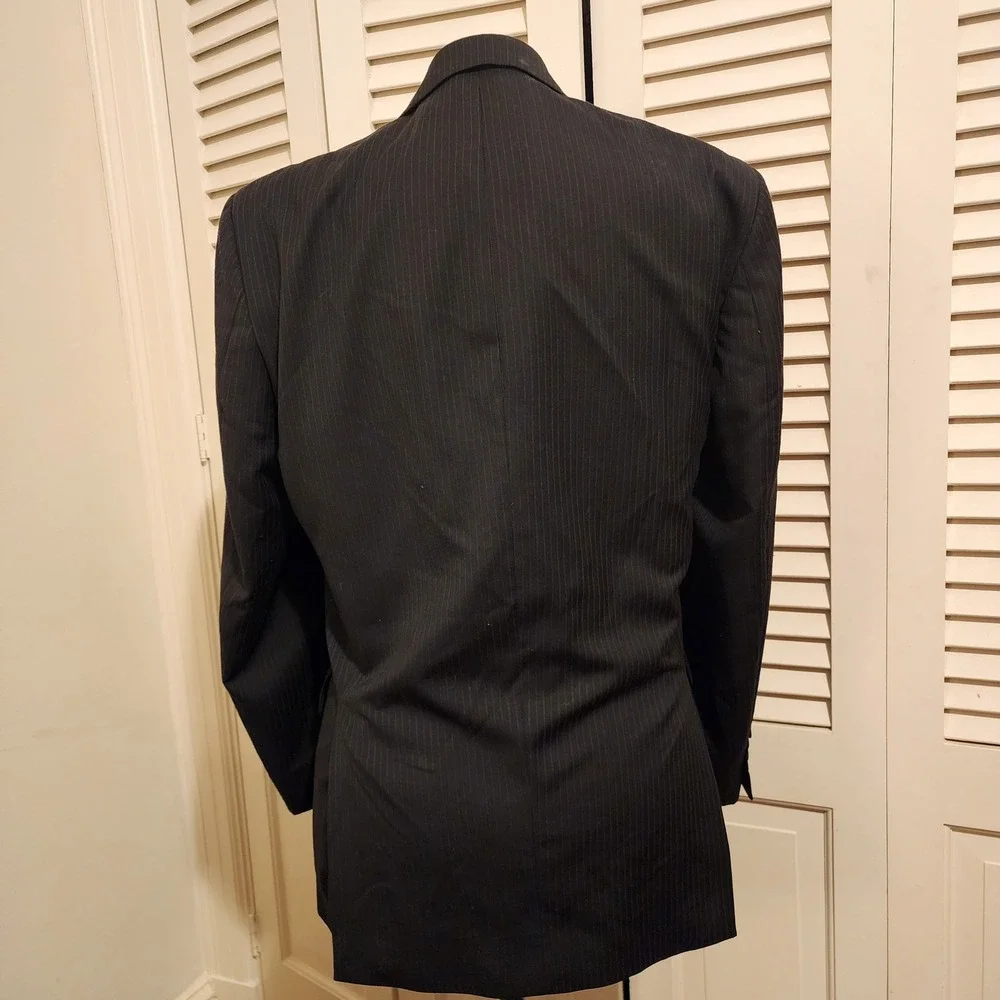 Jos A Bank Mens Suit Jacket Black Pinstripe Single Breasted %100 wool Size 37RG